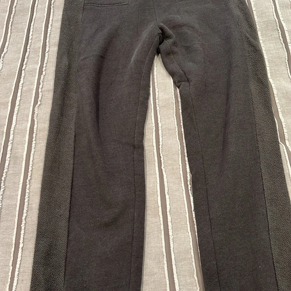 Boys size 14 Chaser gray slim fitting sweatpants